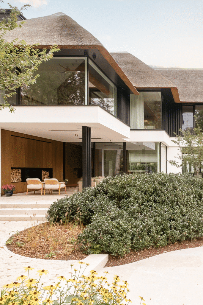 Villabouw Sels creëerde in samenwerking met interieurarchitect Lieve De Poorter een woning waar elk materiaal, volume en detail bewust gekozen is.