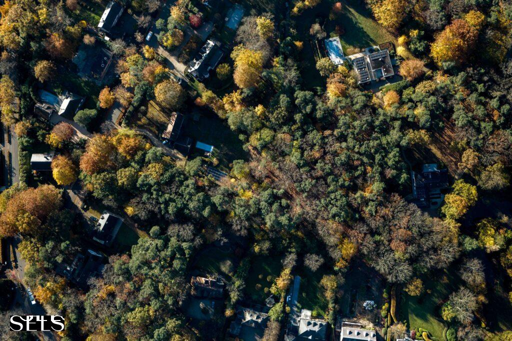 Dronebeeld van een bouwgrond die te koop staat in Schoten, aangeboden door Villabouw Sels